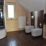 Dom Z Widokiem Na Jezioro I Nad Jeziorem Lapalice