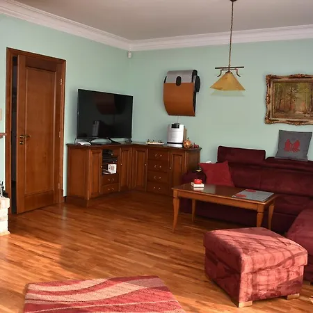 Hébergement de vacances Dom Z Widokiem Na Jezioro I Nad Jeziorem Lapalice