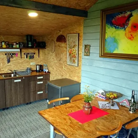 Dom Z Widokiem Na Jezioro I Nad Jeziorem Lapalice