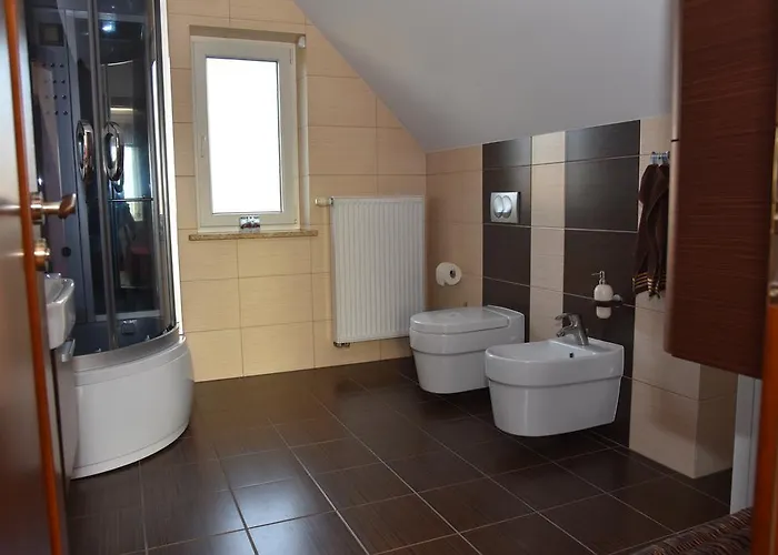 Dom Z Widokiem Na Jezioro I Nad Jeziorem Lapalice